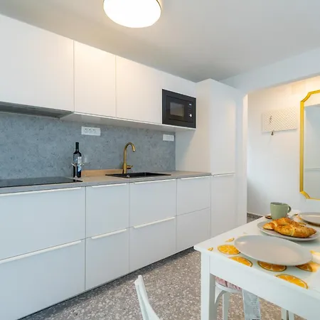 Aspalathos Romantic Retreat Apartment Split