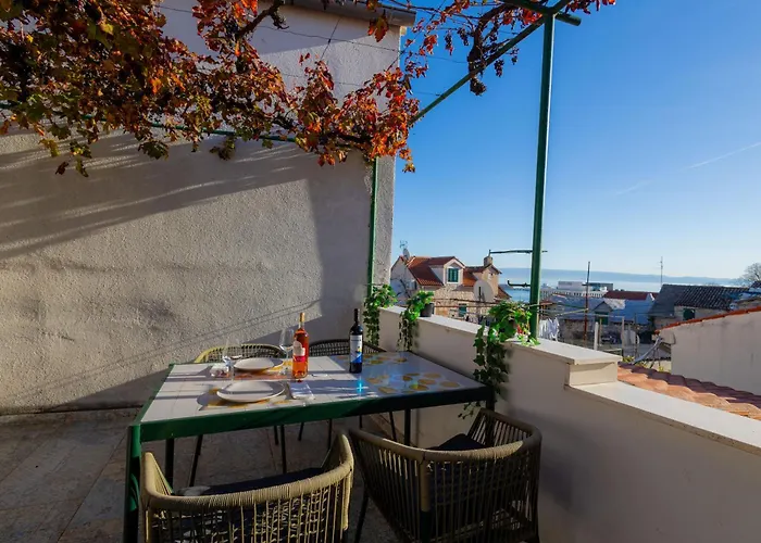 Aspalathos Romantic Retreat Apartment Split