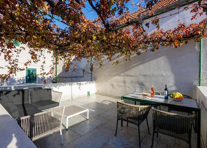 Aspalathos Romantic Retreat * Split