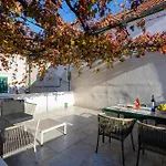 Aspalathos Romantic Retreat * سبليت