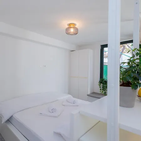 Aspalathos Romantic Retreat Apartment *