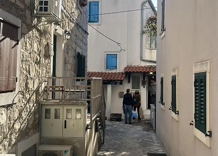 Aspalathos Romantic Retreat *